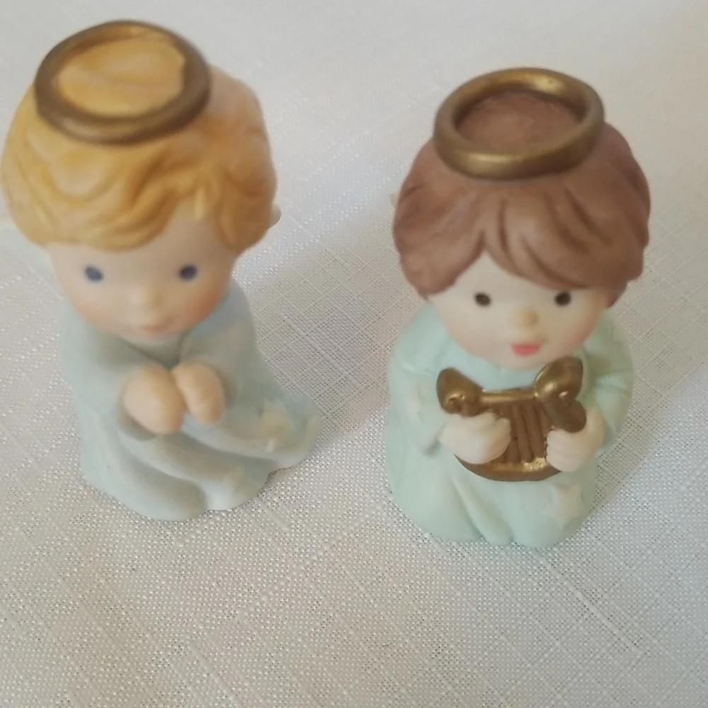 AVON VINTAGE PAIR TWO HEAVENLY BLESSINGS ANGELS FOR CHRISTMAS NATIVITY …